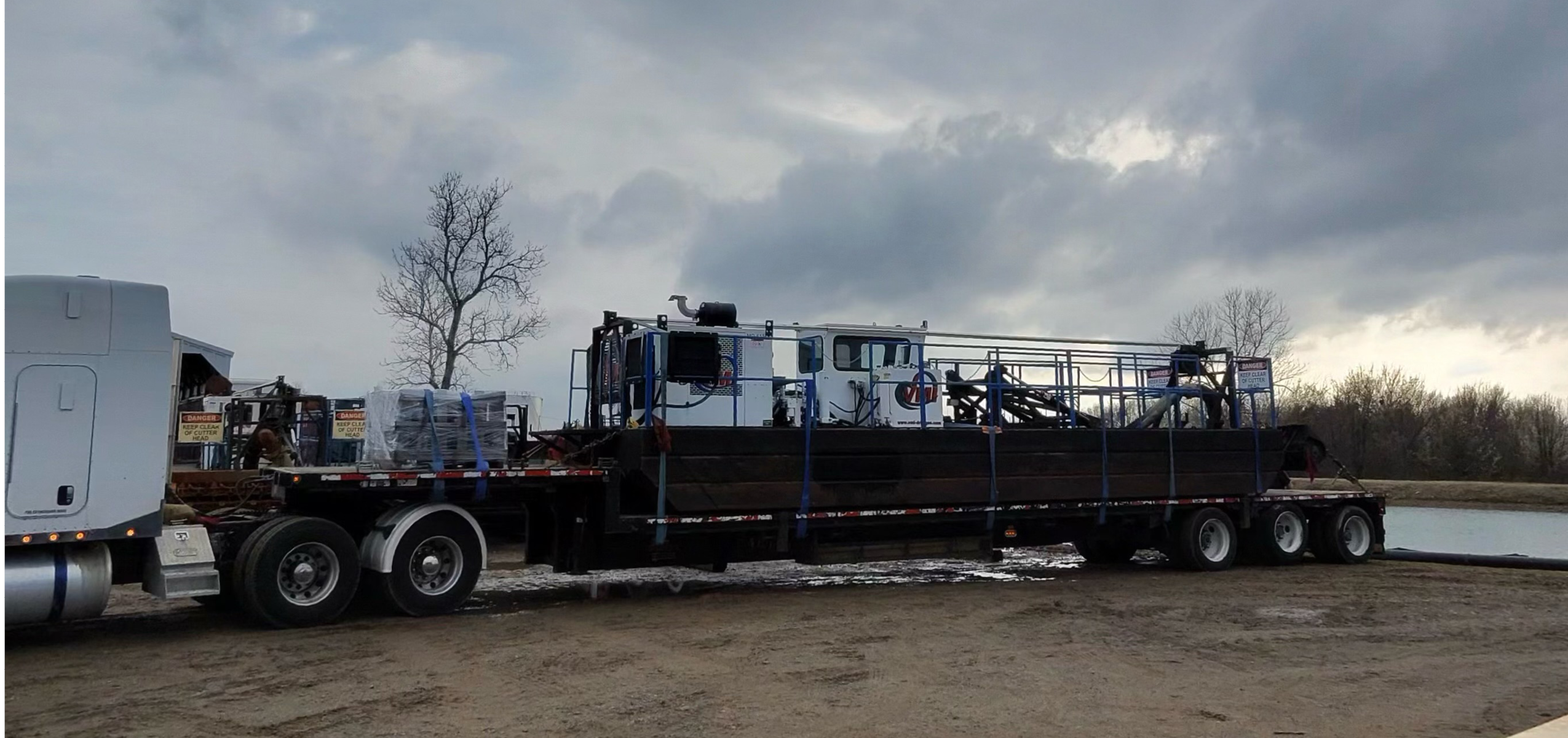 VMI Dredge Titan heading out to jobsite